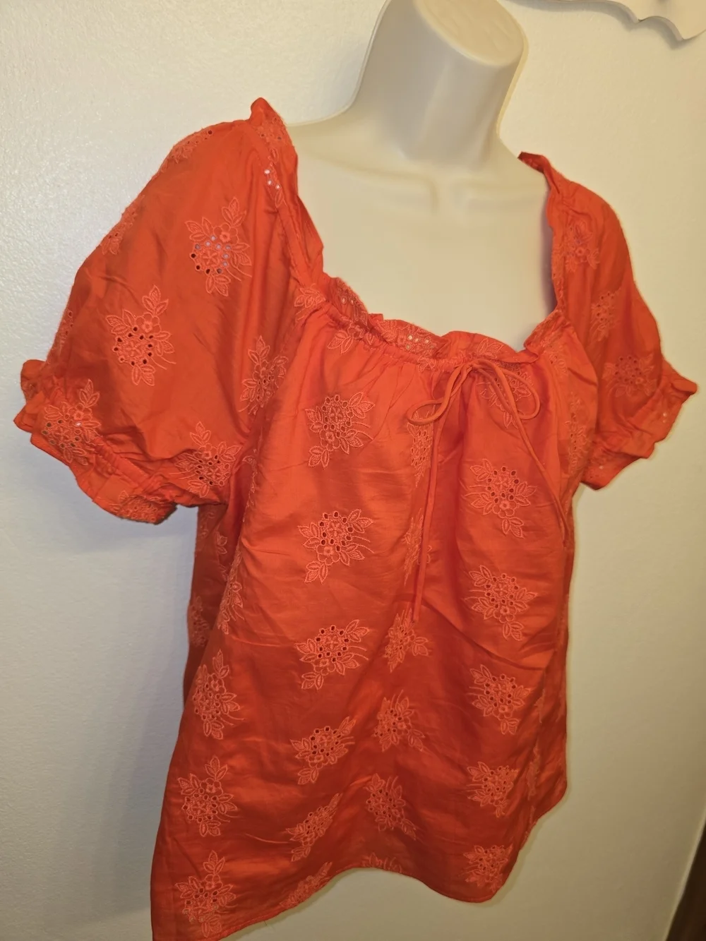 EUC J. Crew Ladies Eyelet Tie-Front Short Sleeve Peasant Blouse